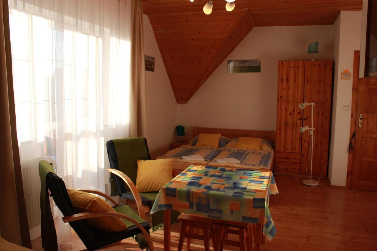 Zlty Dom Vrbov Apartment Exterior photo